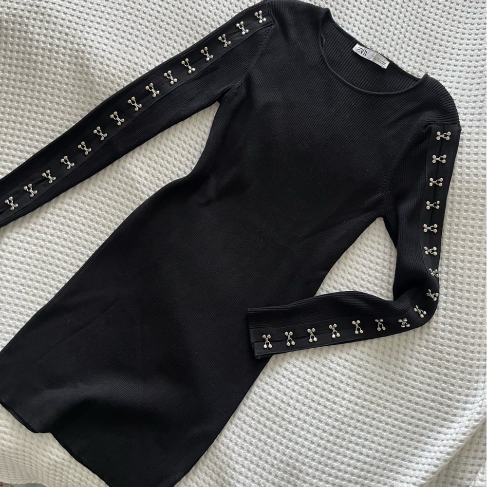 Zara Ribbed Dress with Clasp Detial (L)